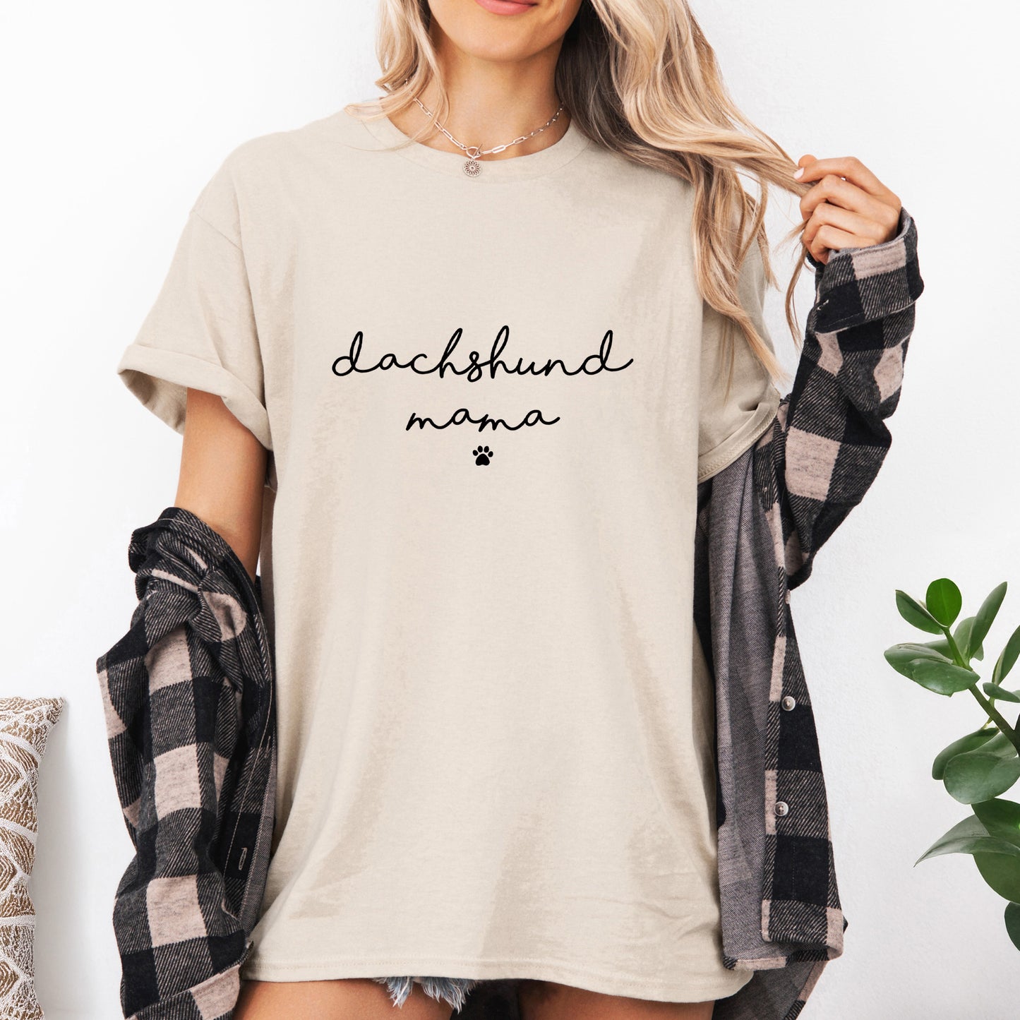 dachshund mama sand t shirt